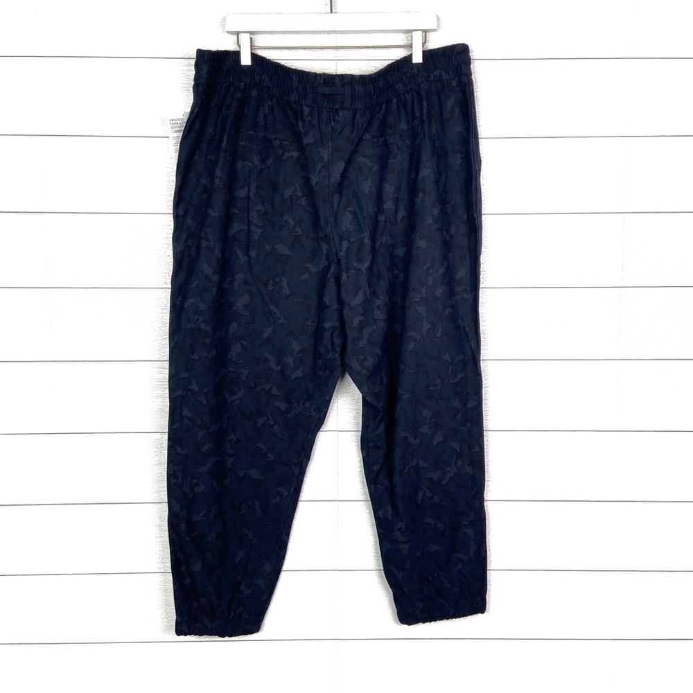NWT ATHLETA Farallon Jogger Pants Navy Blue Camo 22 Plus New - Picture 8 of 10